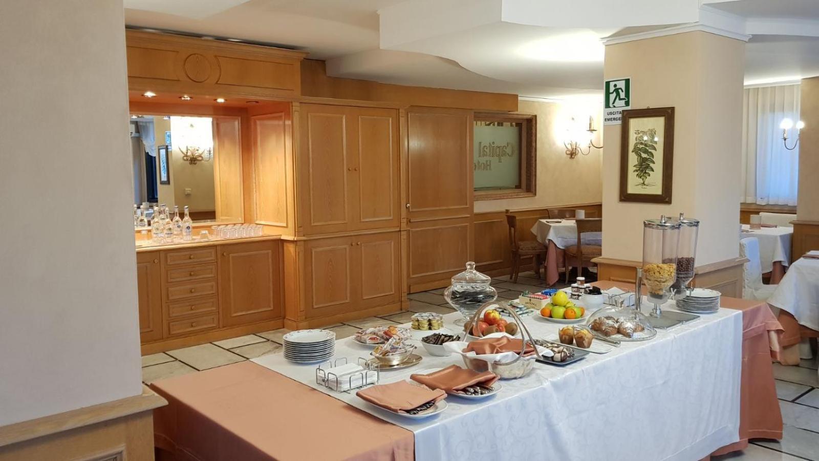 Hotel Capital Campagna Bagian luar foto